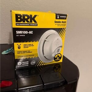 2 NEW IN BOX Hardwired Smoke Detectors BRK SMI100-AC (First Alert 9120B)